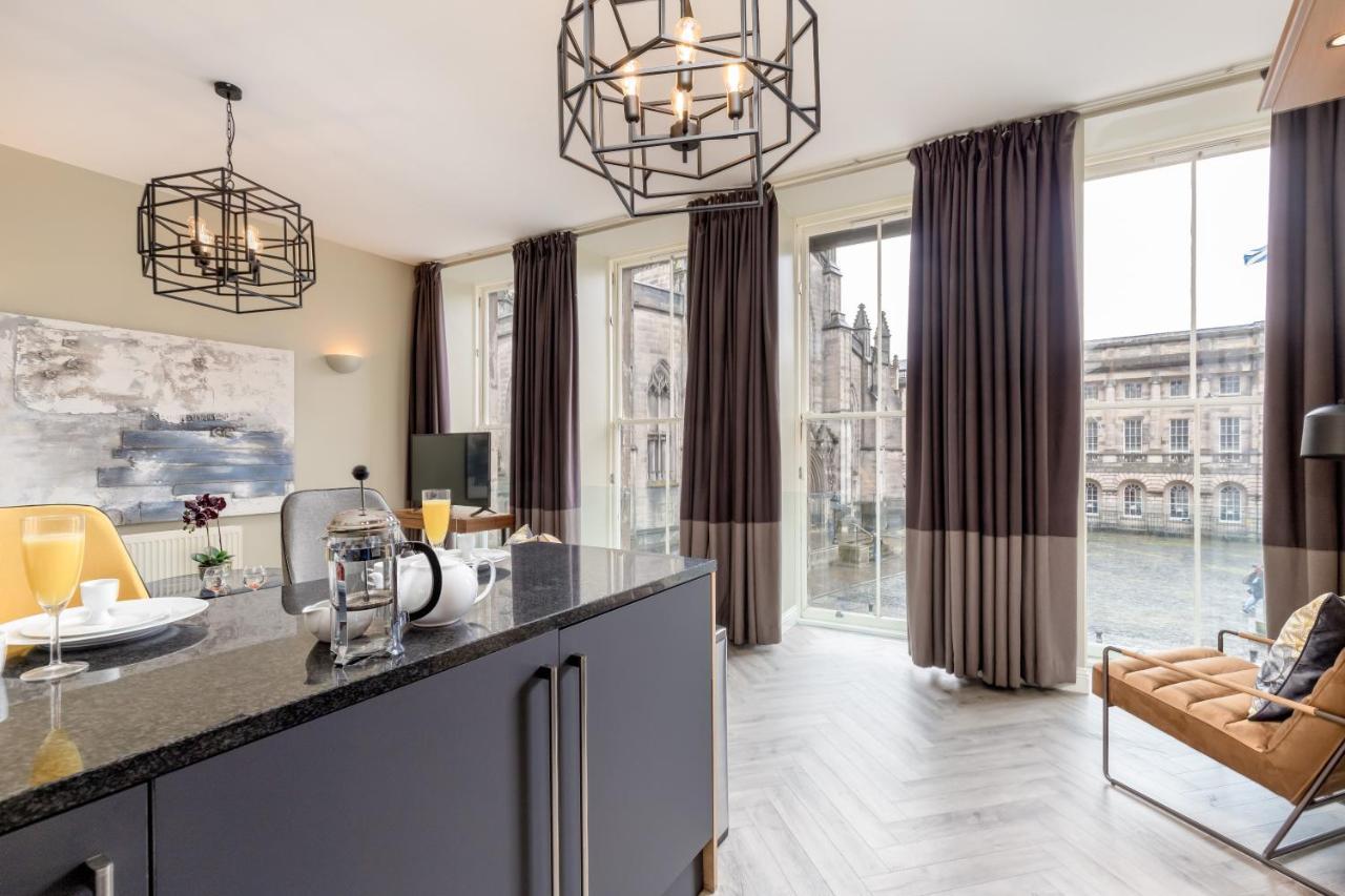 Royal Mile Apartments By Joivy Единбург Екстериор снимка