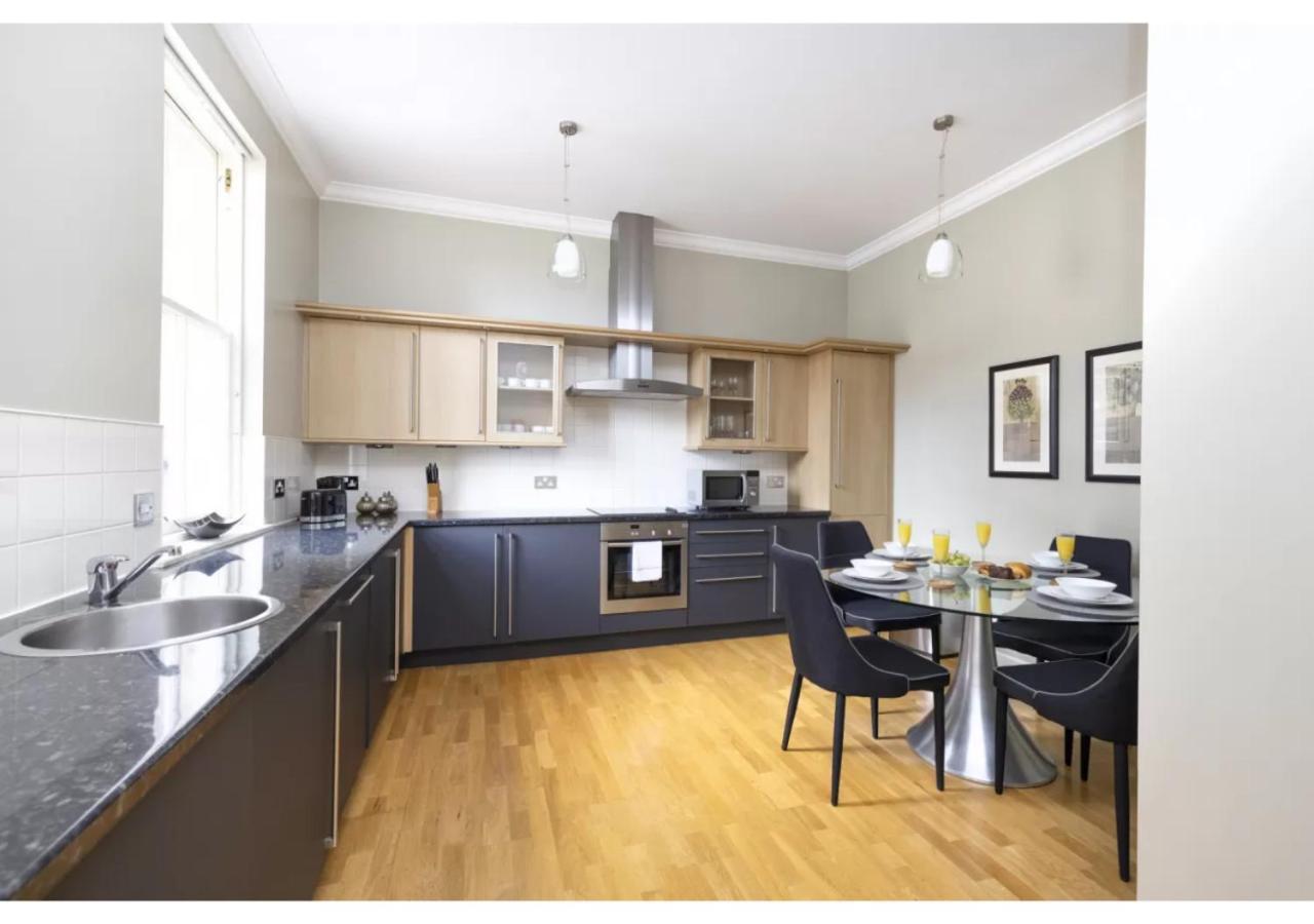 Royal Mile Apartments By Joivy Единбург Екстериор снимка